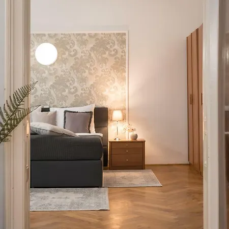 Apartma Chic 2b 3 Min From Old Town Ljubljana